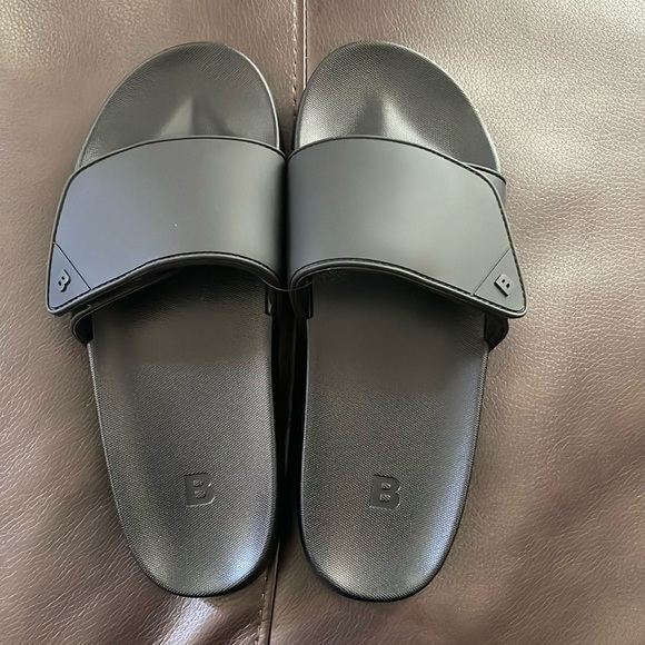 Unisex Bench Slides - Picture 5 of 5